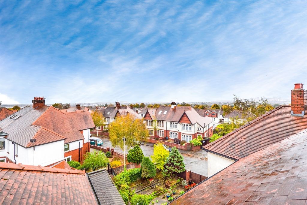 Additional image 2 of 3 bed flat for salePen-Y-Lan Road, Penylan, Cardiff CF23