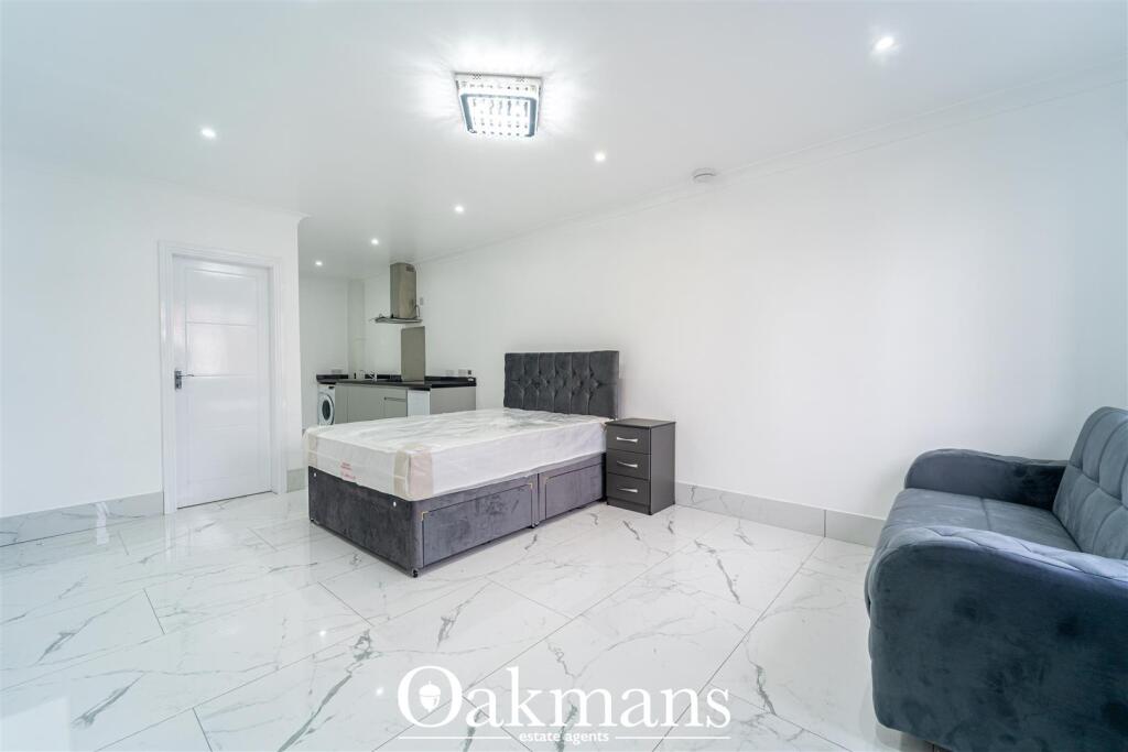 Robin Hood Lane, Birmingham, B28 photo 2