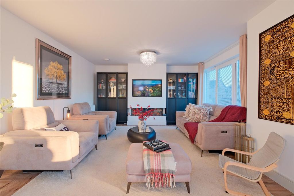 Additional image 2 of 4 bed detached house for saleGoldsmith Avenue, Hamilton ML3