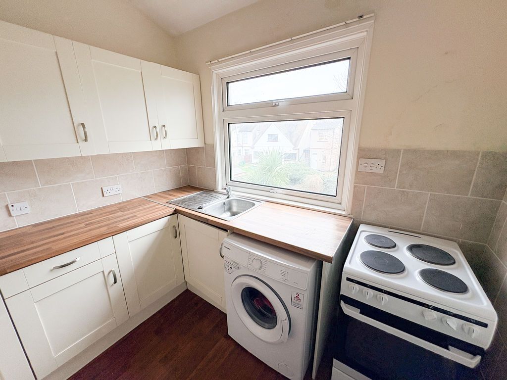 Additional image 3 of 2 bed flat for saleSouthview Drive, Westcliff-On-Sea SS0