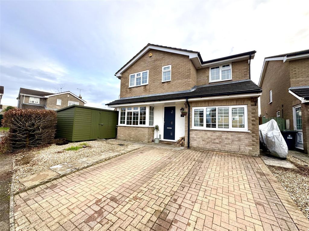 4 bed detached house for salePiercefield Avenue, Chepstow NP16