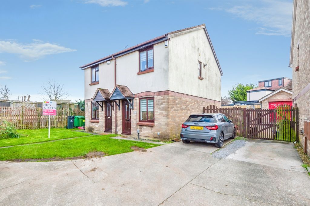2 bed semi-detached house for saleHornbeam Close, St. Mellons, Cardiff CF3
