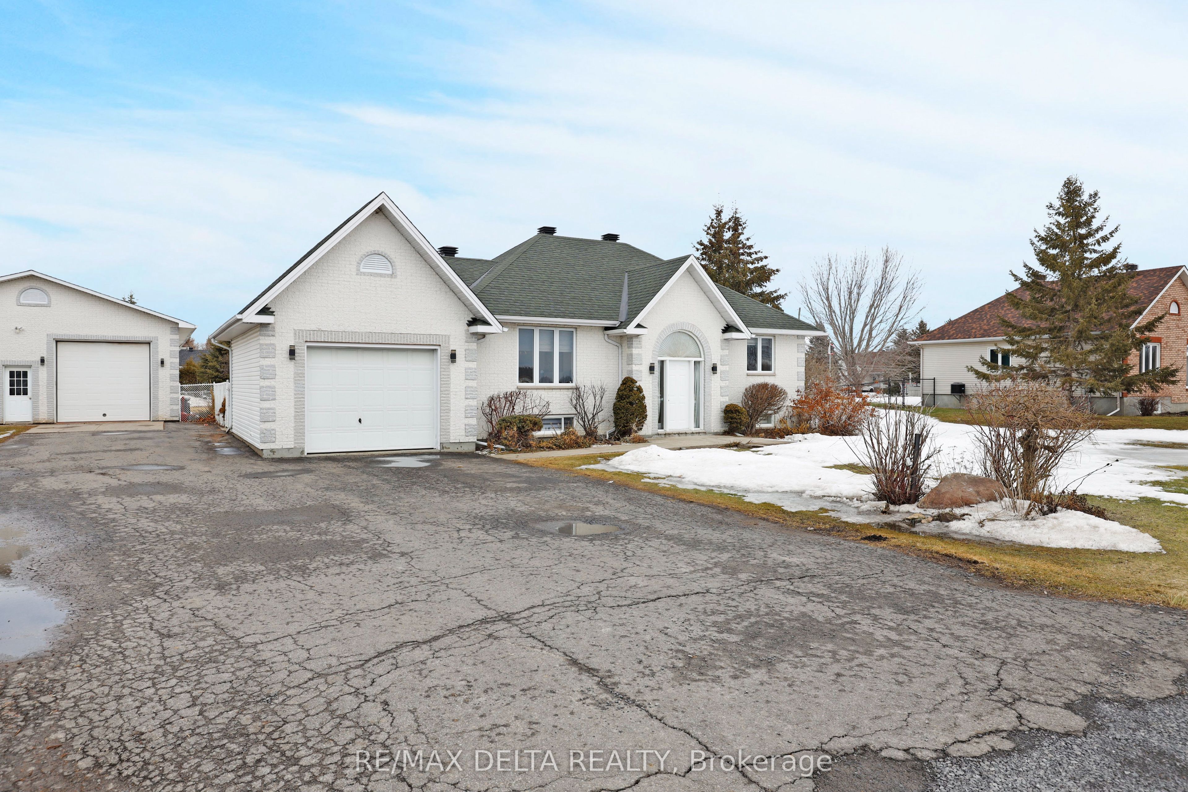 Additional image 2 of 2031 Devine Road, Ottawa, ON, K0A 3H0