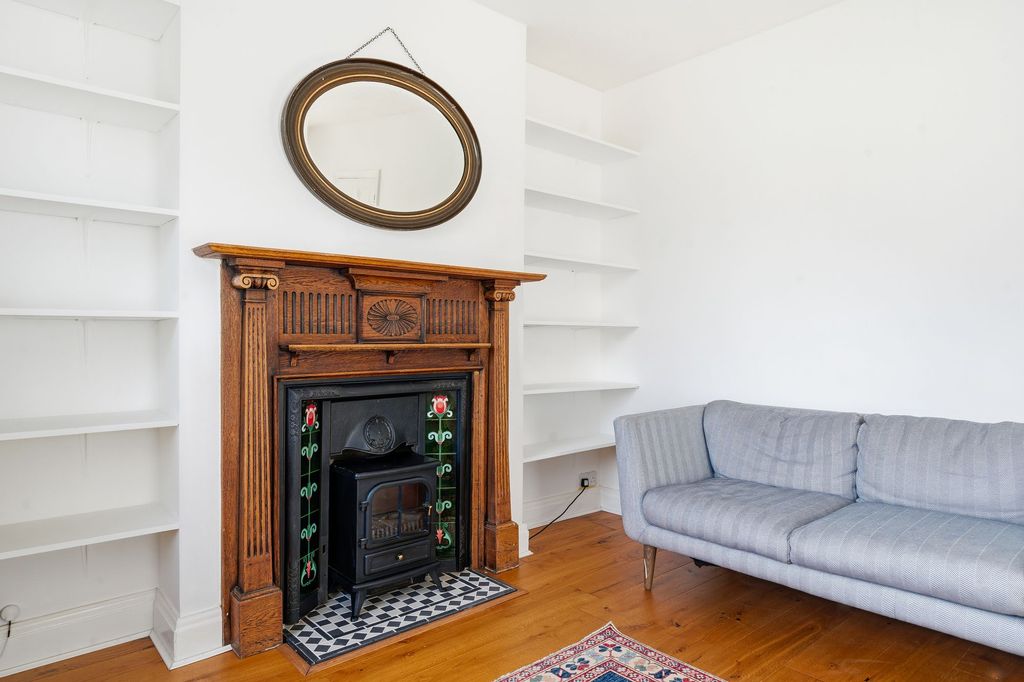2 bed flat for saleWater Street, Cambridge CB4 photo 4