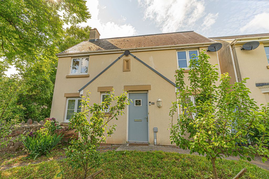 4 bed detached house for saleRoundbush Crescent, Caerwent NP26 photo 5