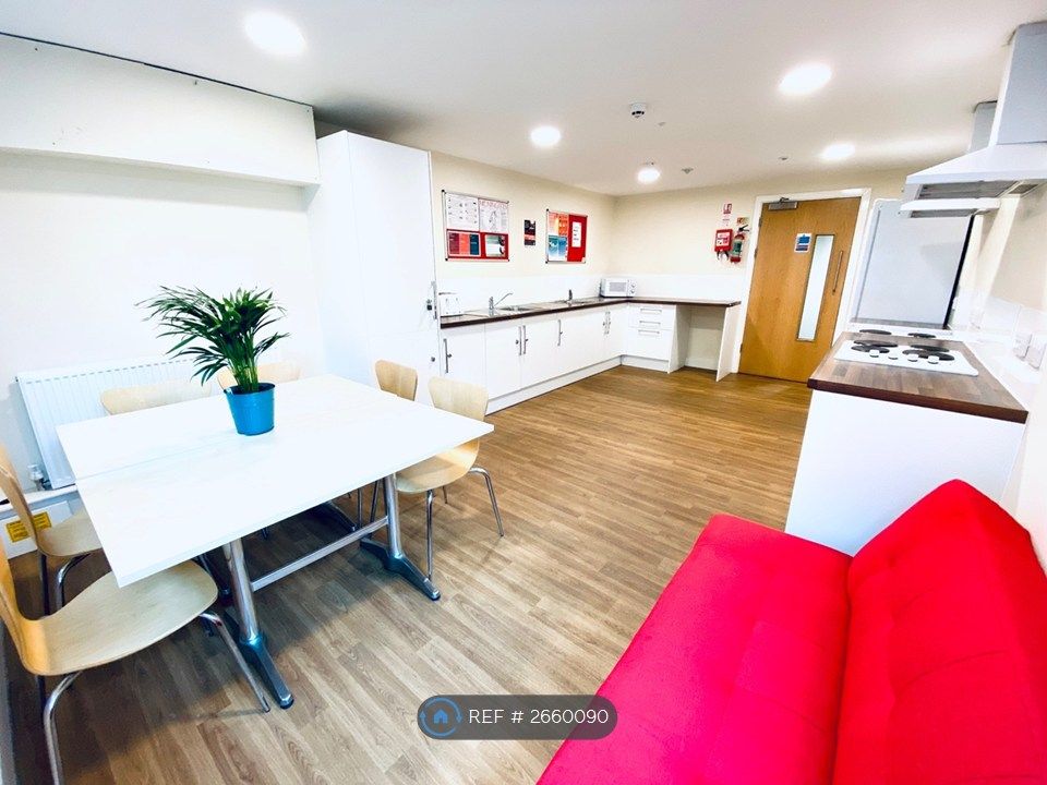 6 bed flat to rentWarwick New Road, Leamington Spa CV32