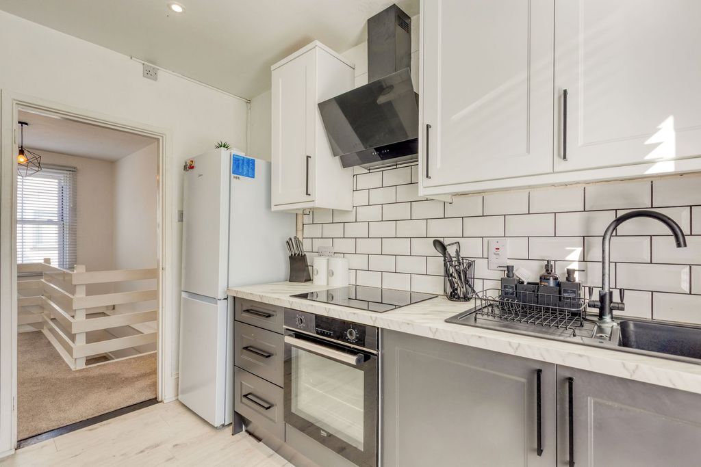 Additional image 8 of 2 bed flat for sale2B, 75 New Street, St Helier JE2