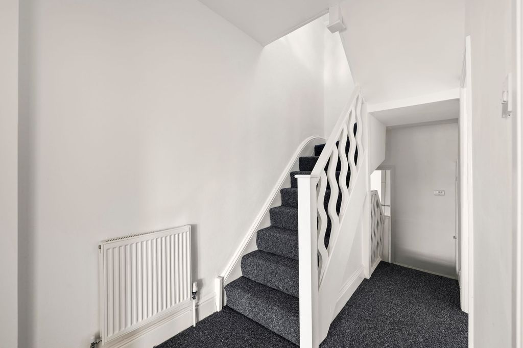Additional image 10 of 3 bed property for saleLlandaff Road, Cardiff CF11