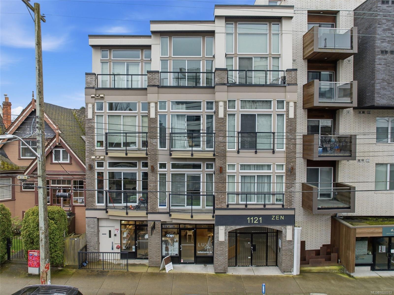 208-1121 Fort Street, Victoria, BC, V8V 3K9