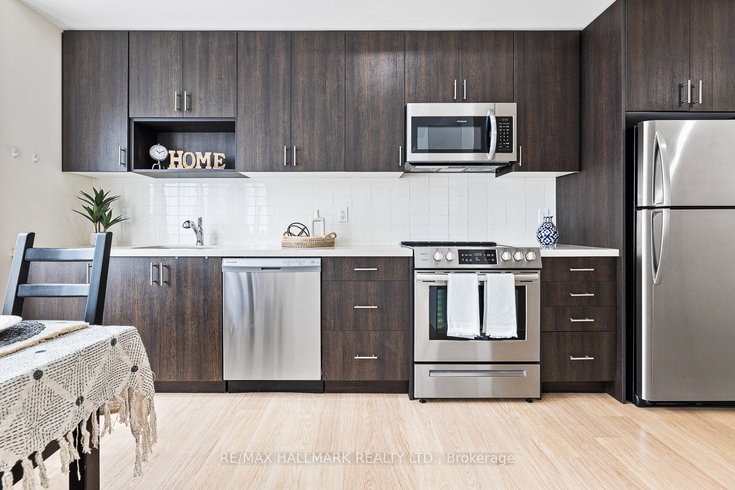 Additional image 5 of 306-1120 Briar Hill Avenue, Toronto, ON, M6B 0A9