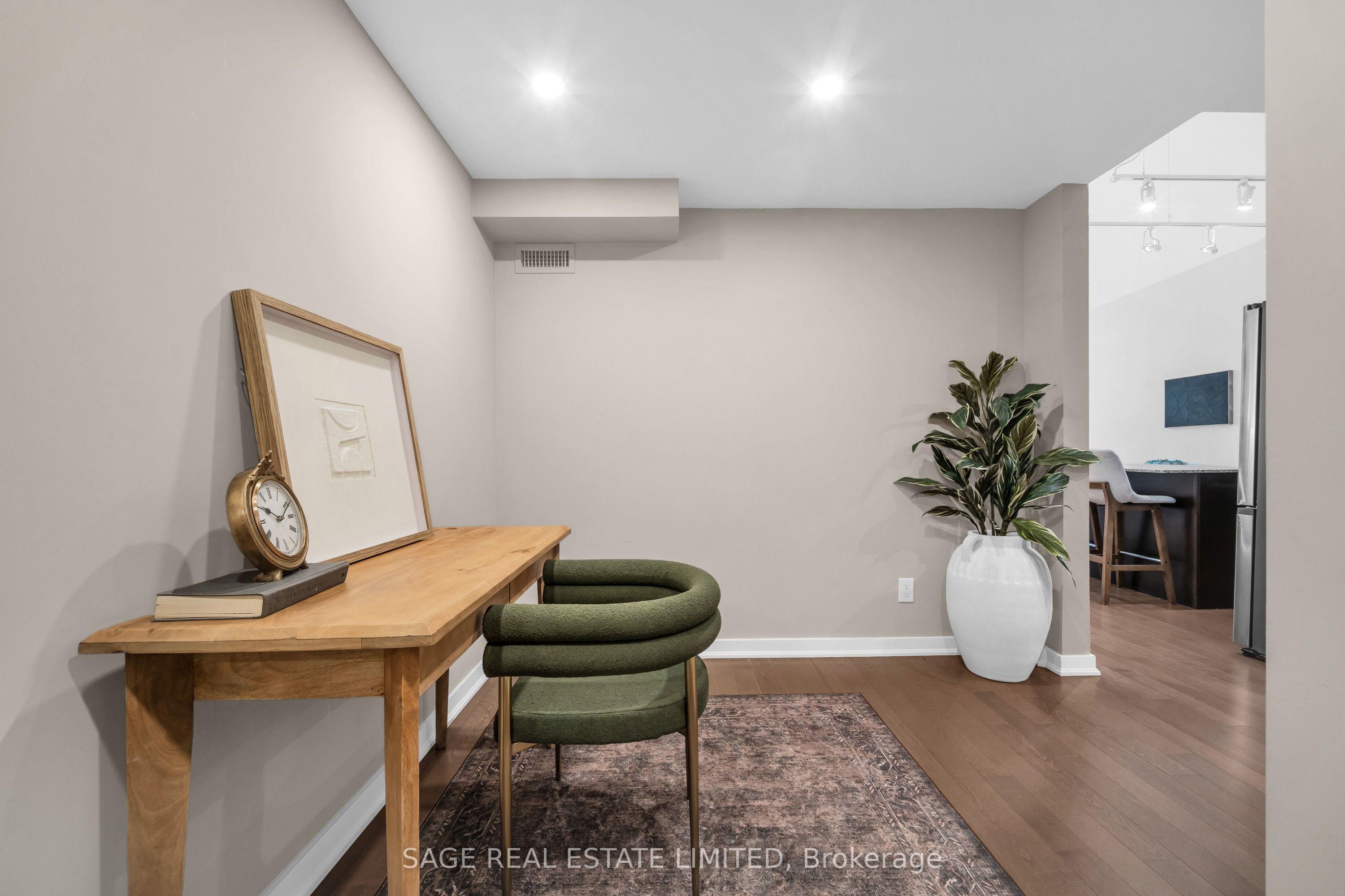 Additional image 4 of 803-2 Fieldway Road, Toronto, ON, M8Z 0B9