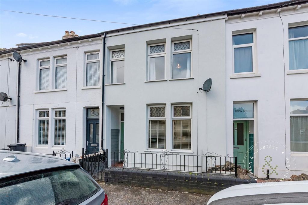 3 bed terraced house for saleRadnor Road, Cardiff CF5