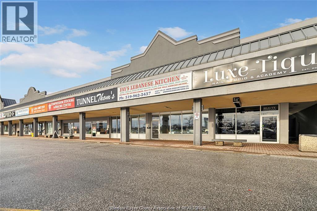 Additional image 2 of 2469 Dougall , Windsor, ON, N8X1T3