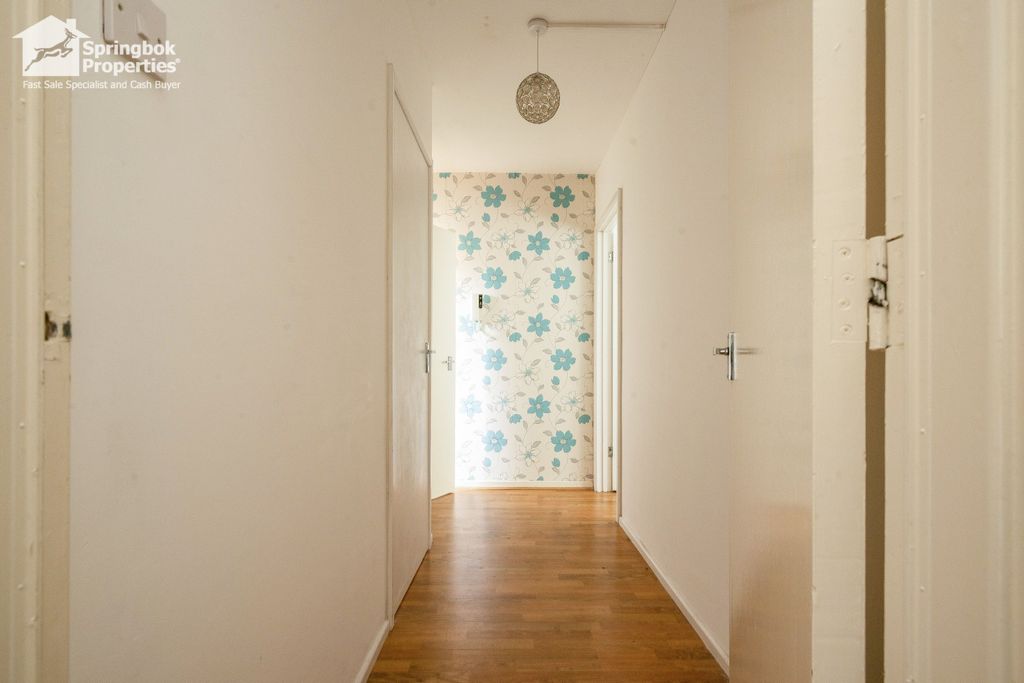 2 bed flat for saleRoding Close, Newport, Gwent NP20 photo 2