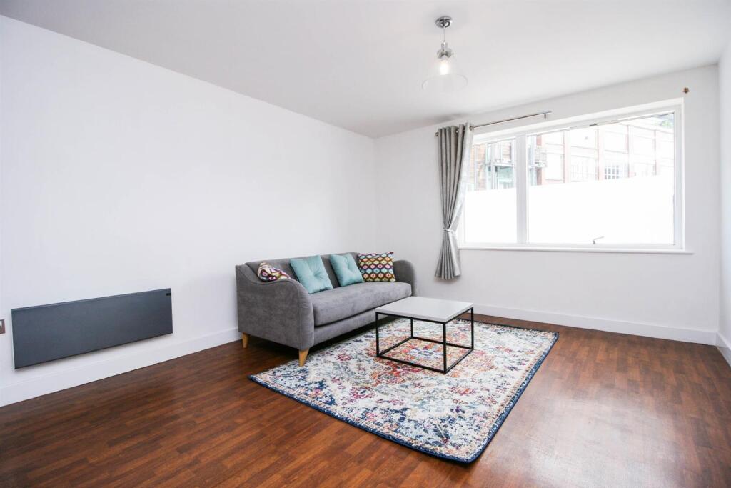 Voyager, 51 Sherborne Street