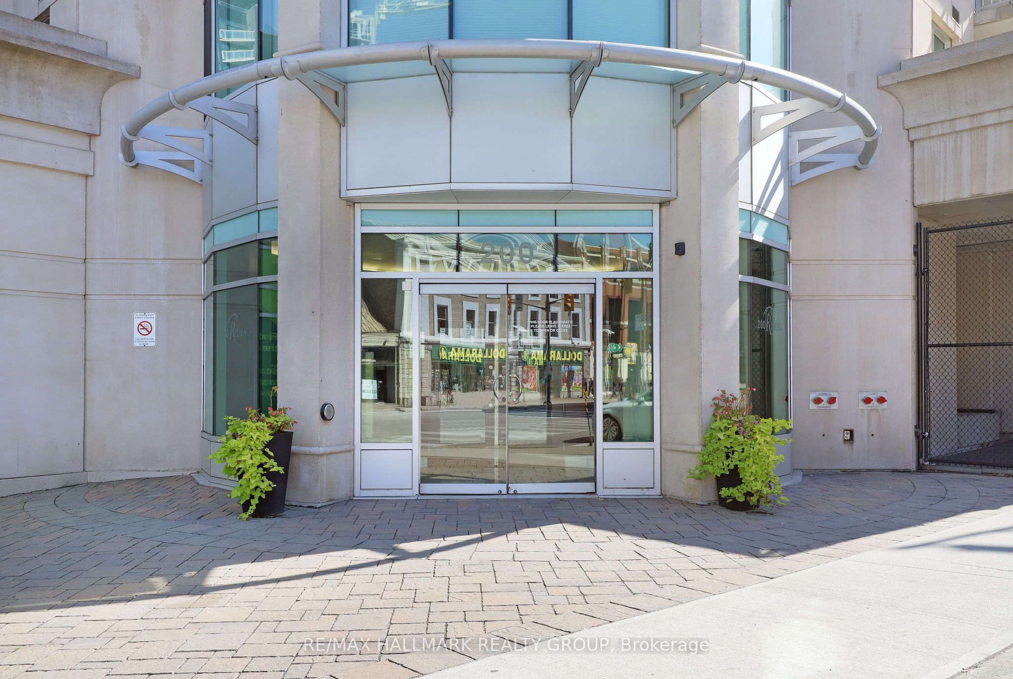 504-200 Rideau Street, Ottawa, ON, K1N 5Y1
