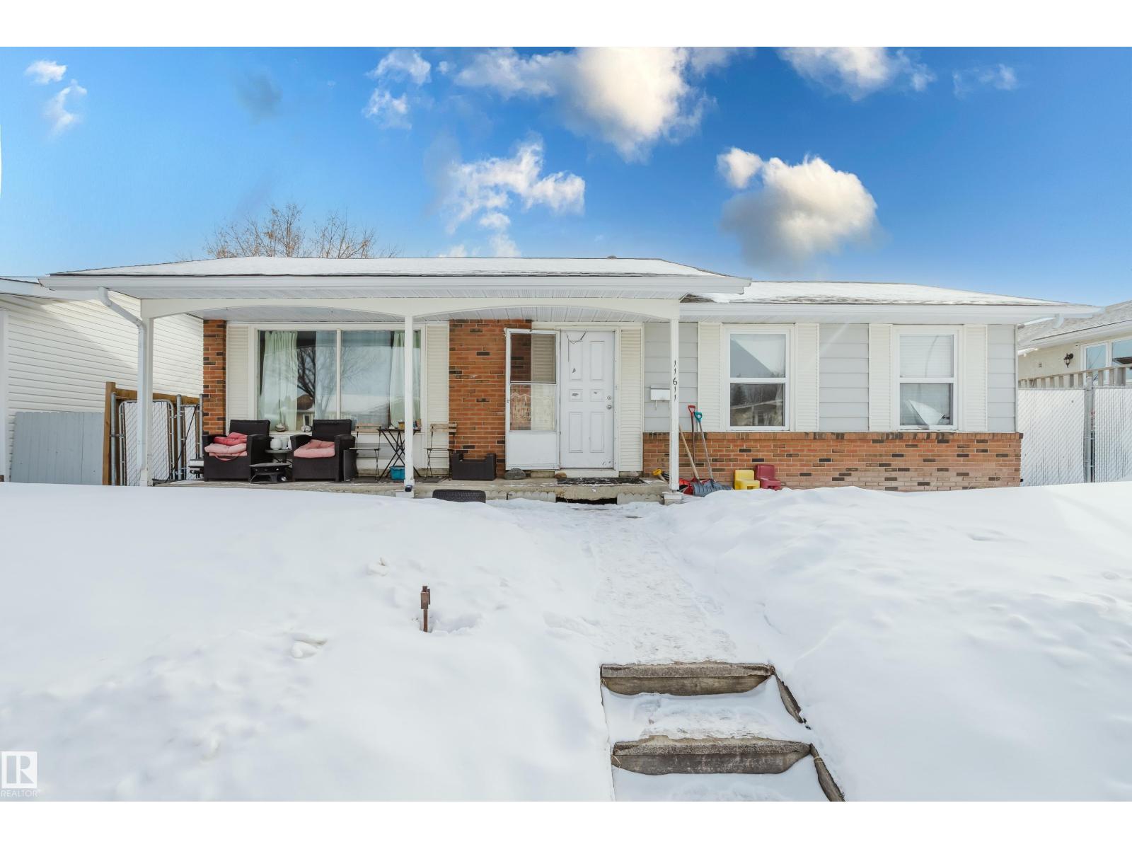 11611 145 Avenue NW, Edmonton, AB, T5X1M1