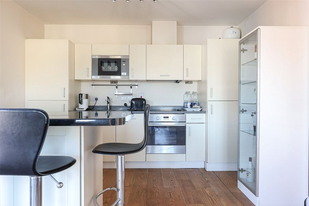 Additional image 9 of 2 bed flat for saleHeritage Avenue, Colindale NW9