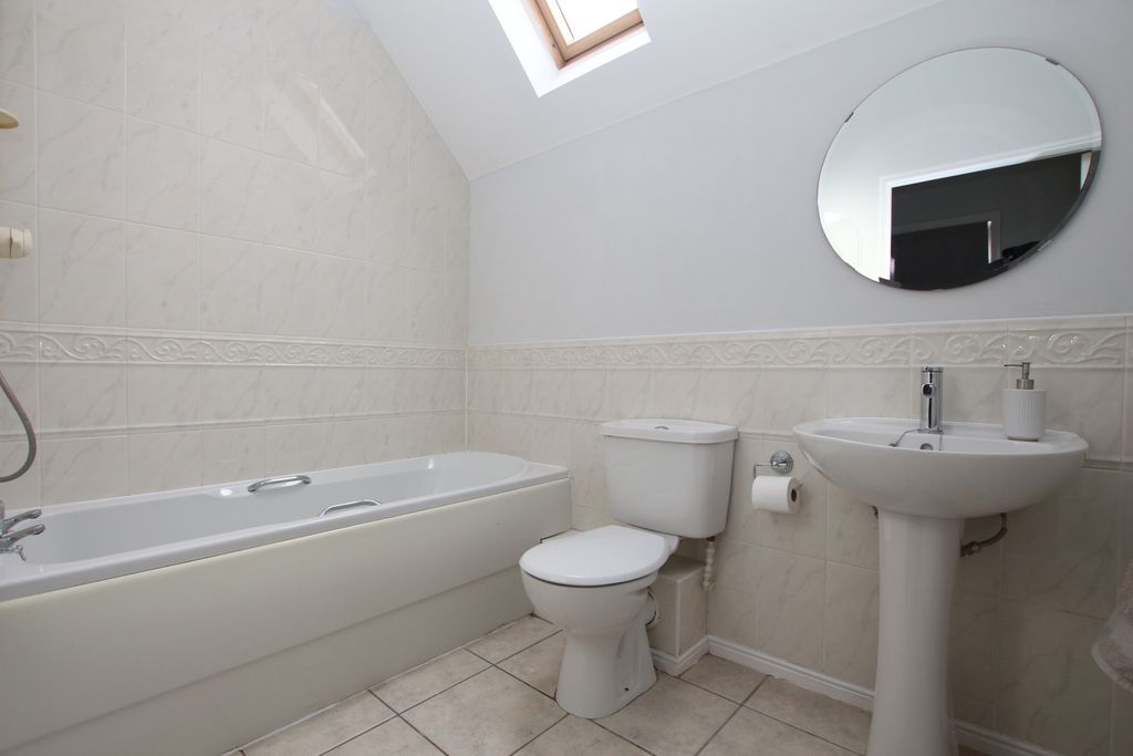 Additional image 8 of 2 bed flat for saleMadden Close, Lincoln LN1
