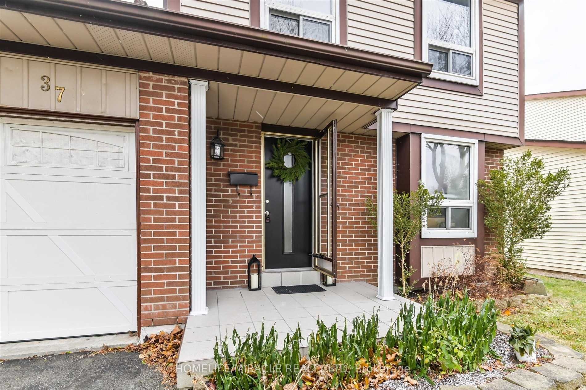 37 Banner Crescent, Ajax, ON, L1S 3S8 photo 4