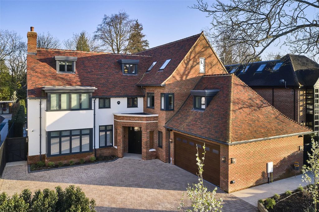 6 bed detached house for saleAldenham Avenue, Radlett, Hertfordshire WD7