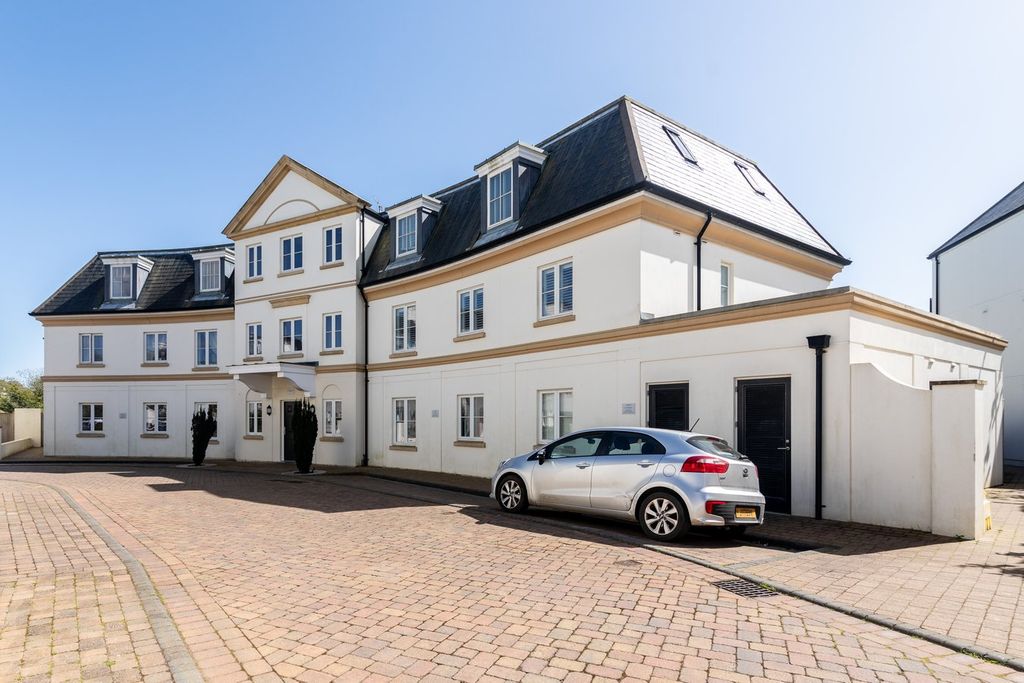 1 bed flat for salePrinces Tower Road, St Saviour JE2