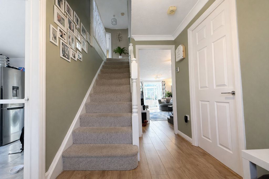 Additional image 2 of 4 bed detached house for saleKember Close, Cardiff CF3