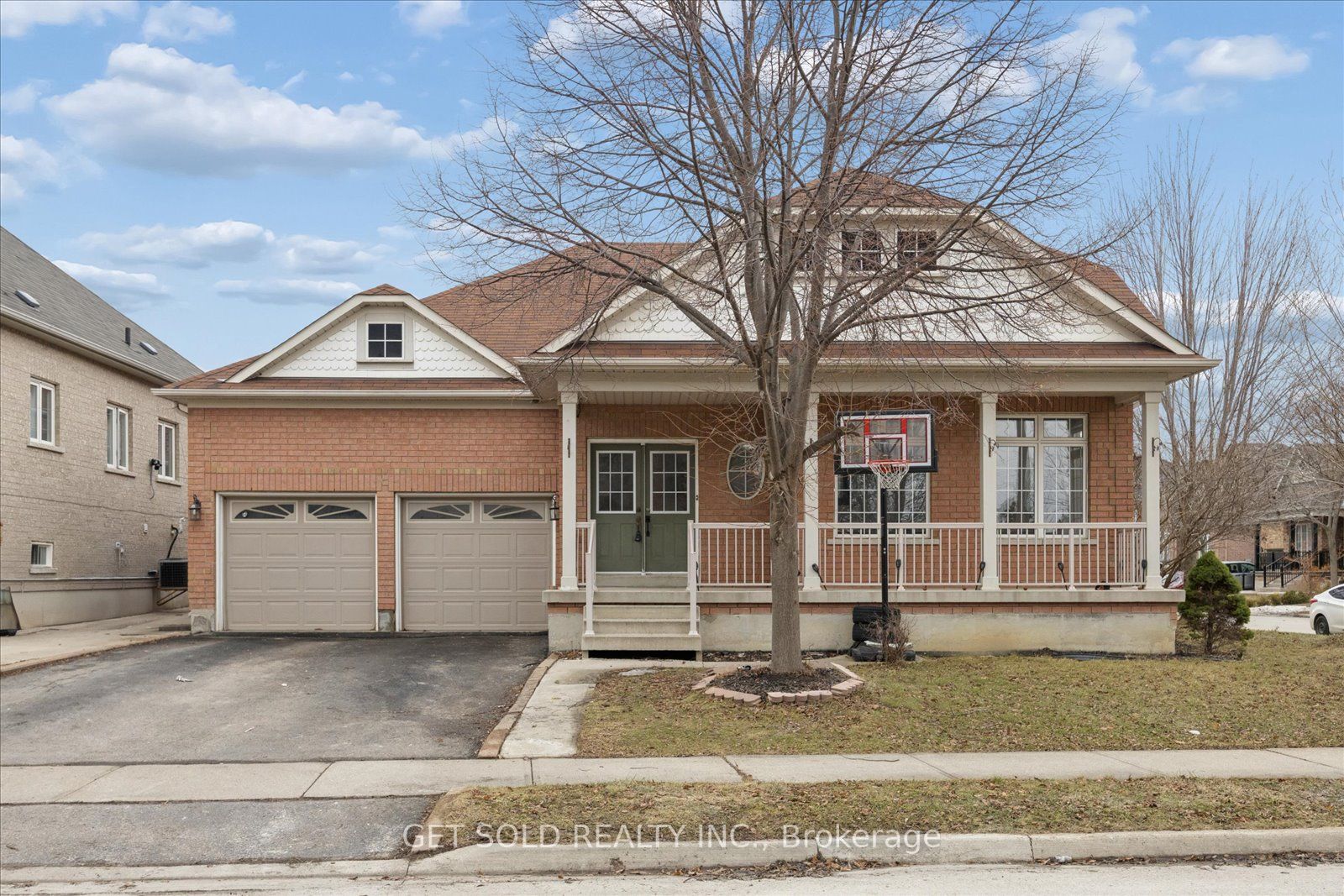 16 Deerchase Road, Brampton, ON, L6P 2L4