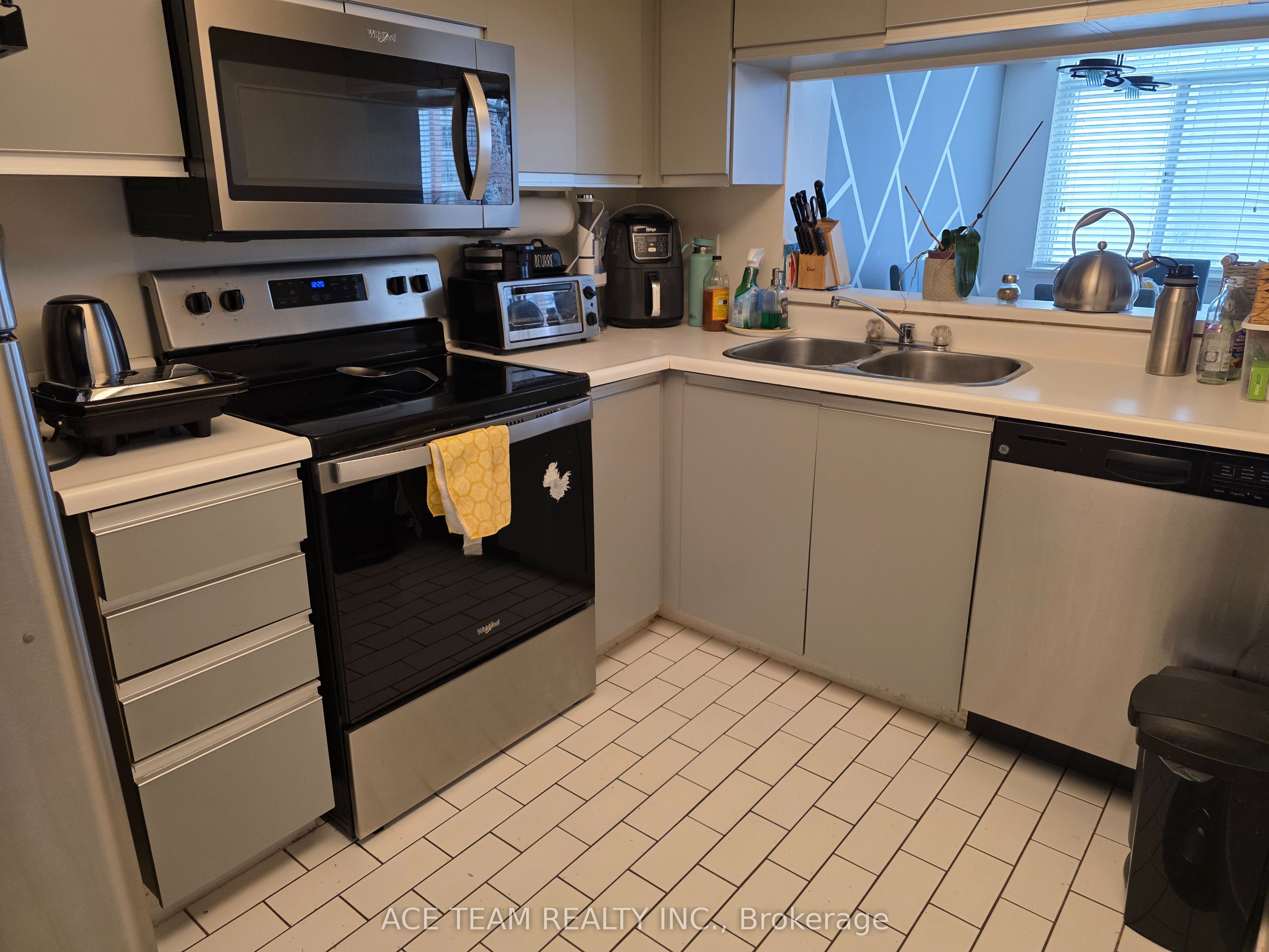 Additional image 3 of 1514-300 Webb Drive, Mississauga, ON, L5B 3W3