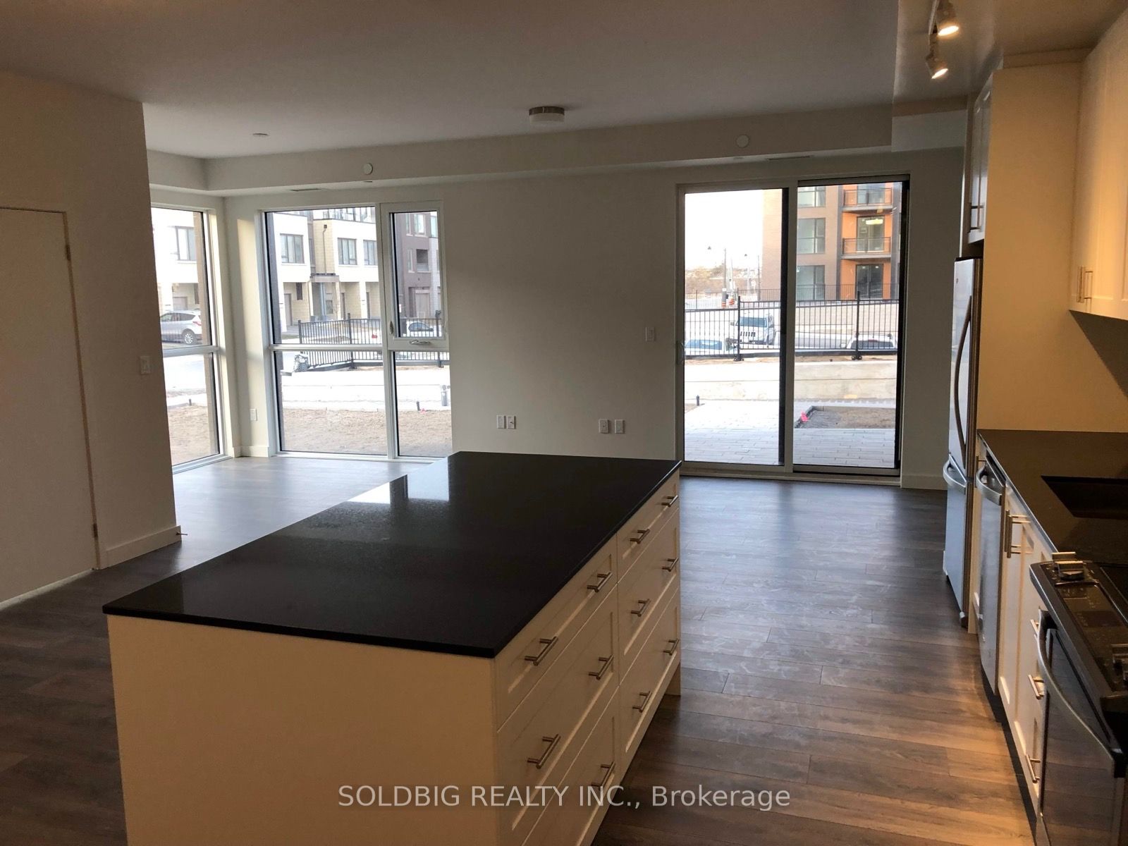 Additional image 3 of 114-168 Sabina Drive, Oakville, ON, L6H 0W5