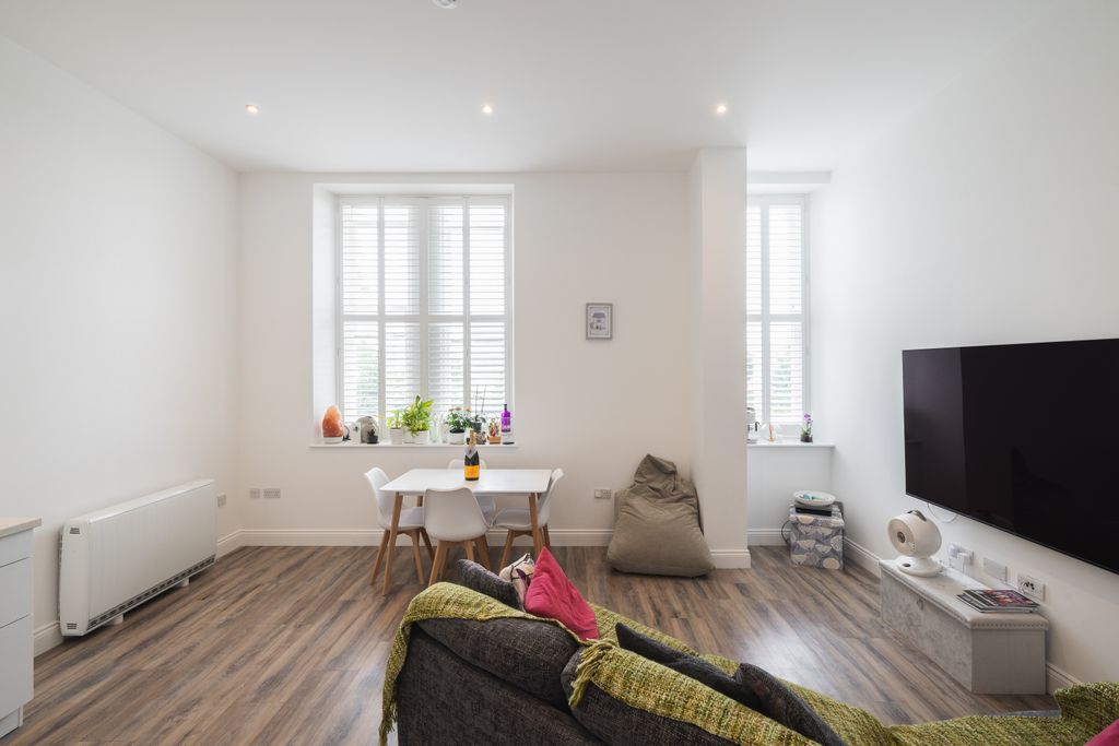 Additional image 7 of 3 bed flat for saleLa Pouquelaye, St. Helier, Jersey JE2