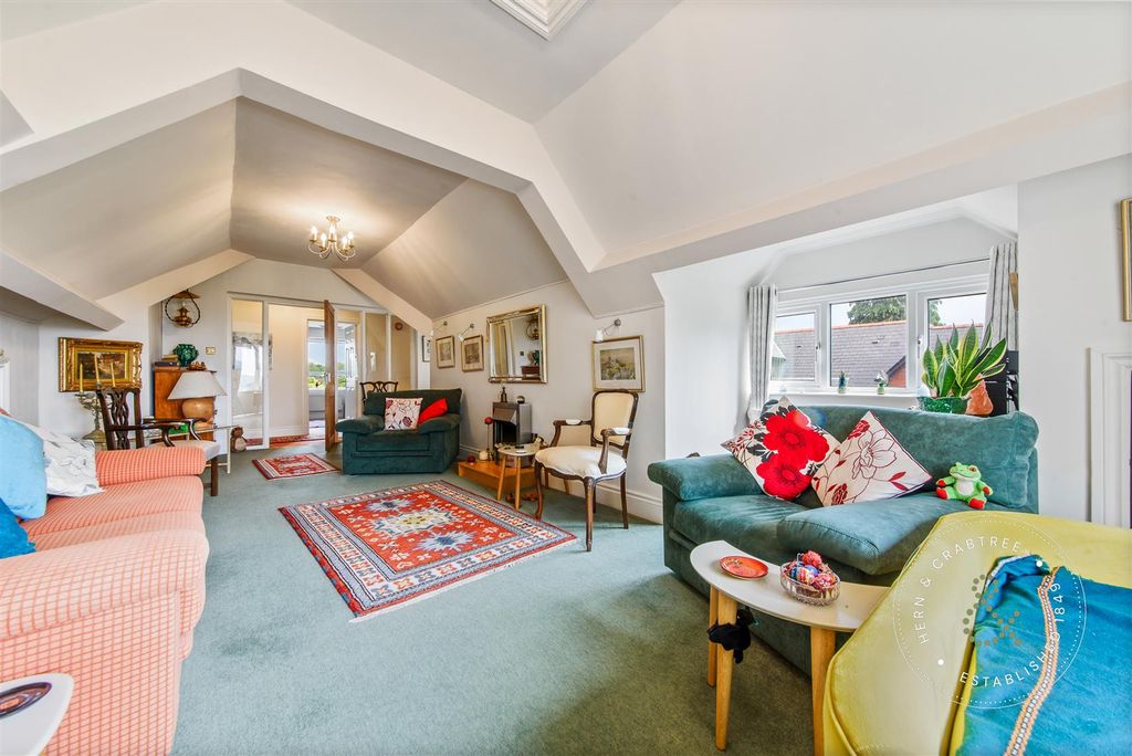 Additional image 3 of 3 bed flat for saleSilverton, Fairwater Road, Llandaff, Cardiff CF5