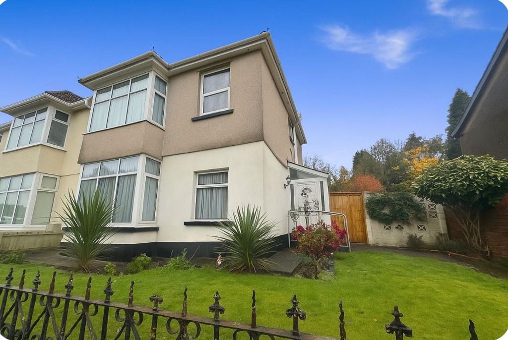 3 bed semi-detached house for saleBlackwood Road, Pontllanfraith NP12
