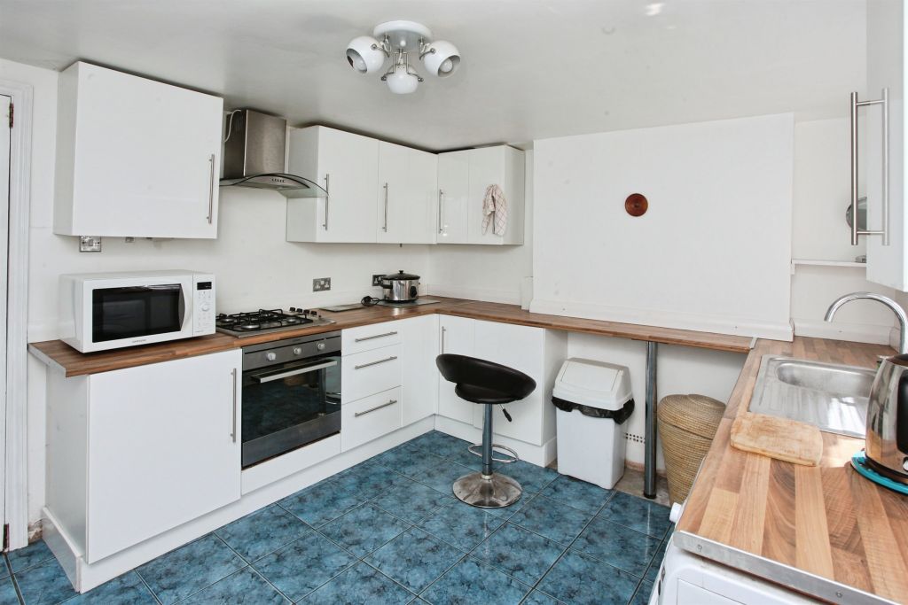 Additional image 2 of 3 bed terraced house for saleCefn Road, Rogerstone, Newport NP10