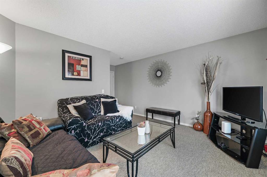 Additional image 2 of 165 Saddlebrook Point NE, Calgary, AB, T3J0G3