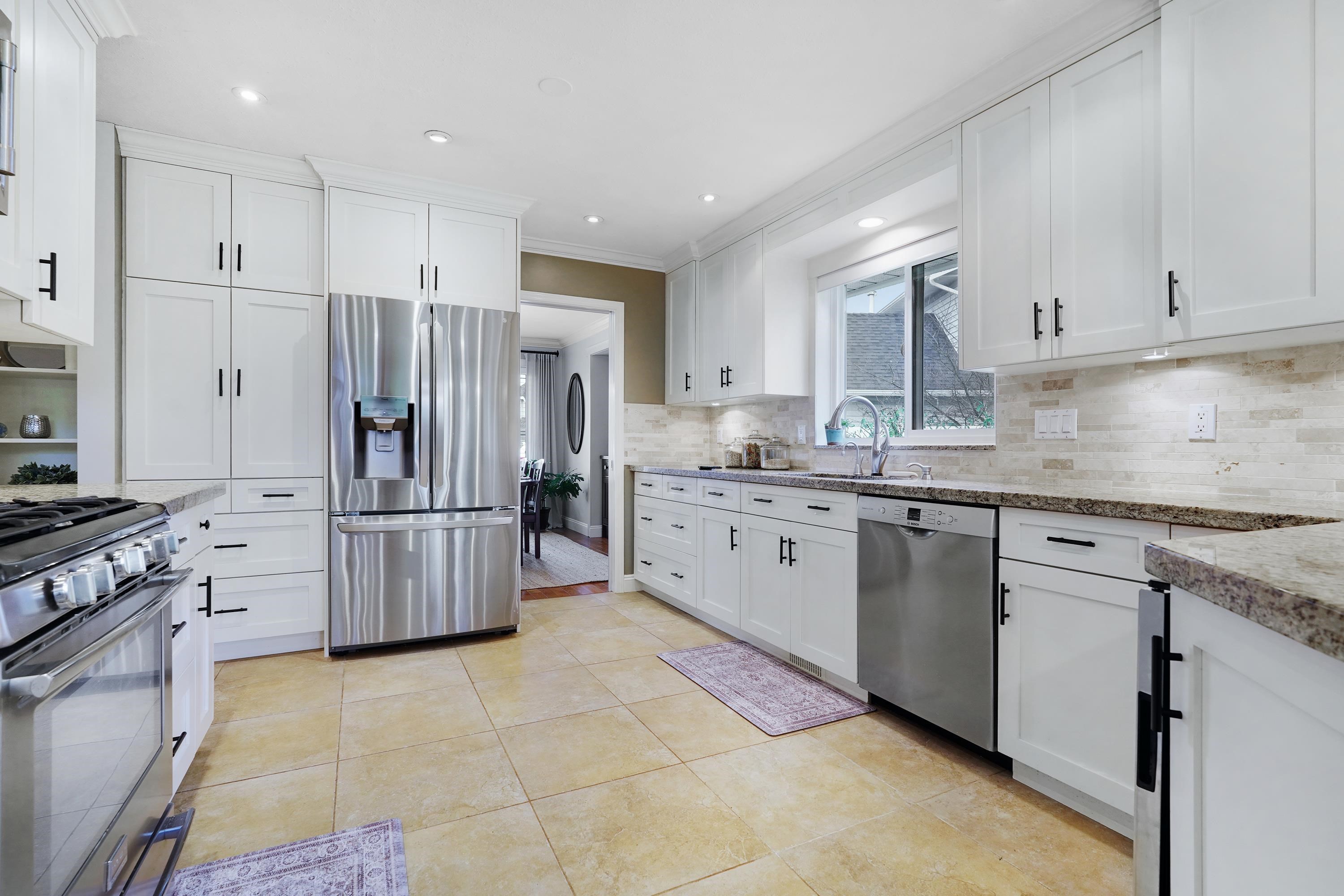 Additional image 3 of 9424 154a Street, Surrey, BC, V3R 9C8