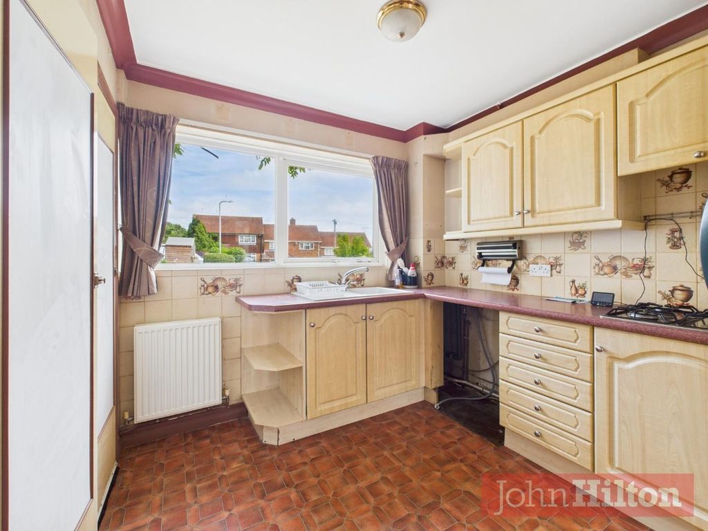 2 bed end terrace house for saleTreyford Close, Woodingdean BN2 photo 4