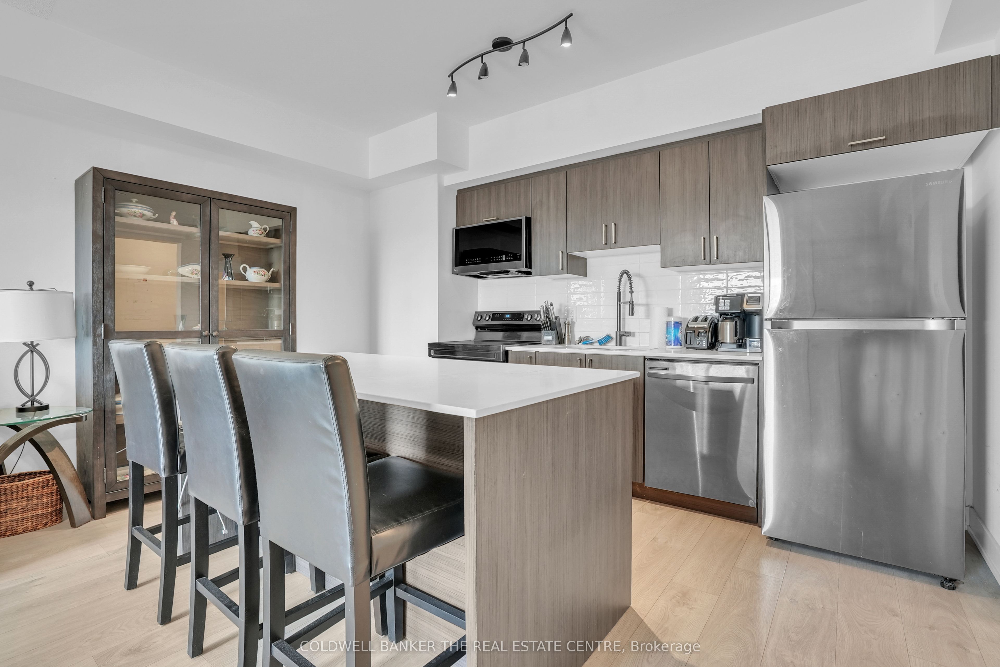 Additional image 2 of 512-5 Chef Lane, Barrie, ON, L9J 0J8