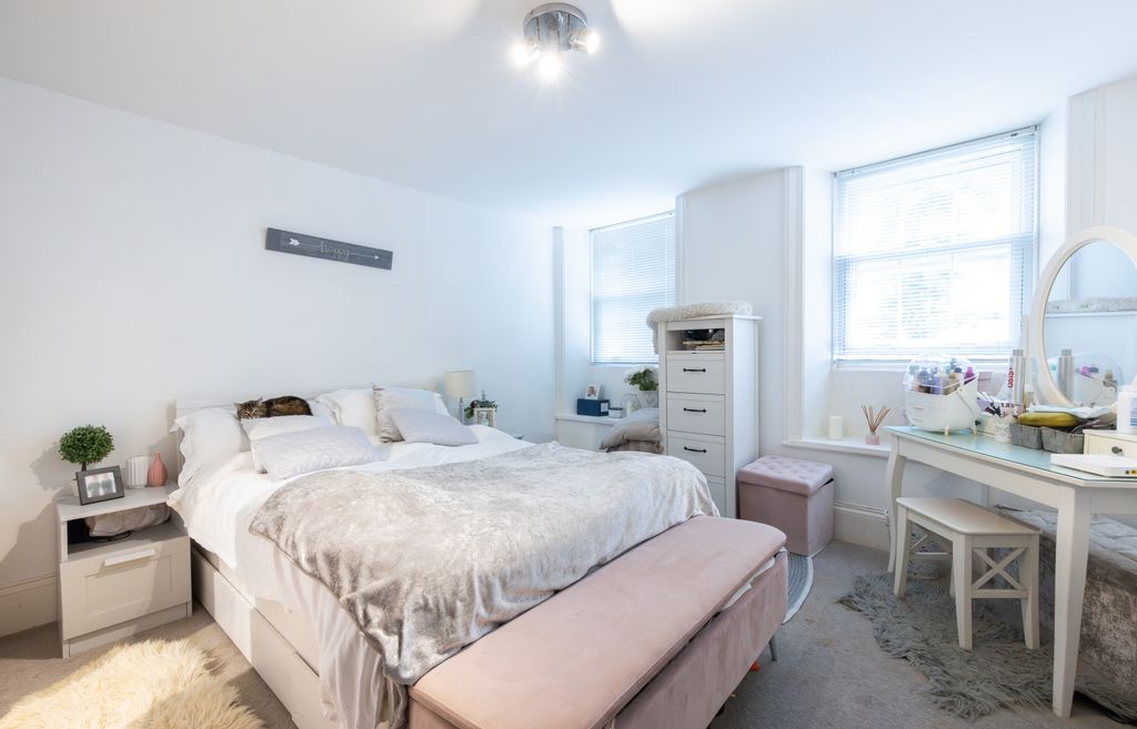 Additional image 7 of 1 bed flat for sale25 Duhamel Place, St. Helier, Jersey JE2