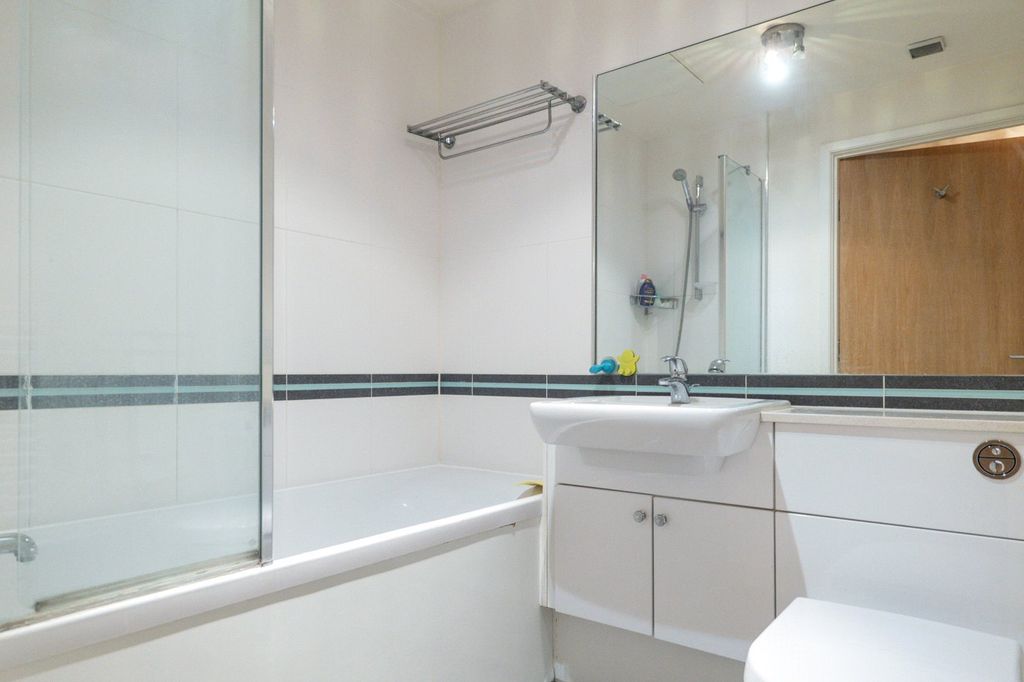 Additional image 6 of 2 bed flat for saleHeritage Avenue, Colindale NW9