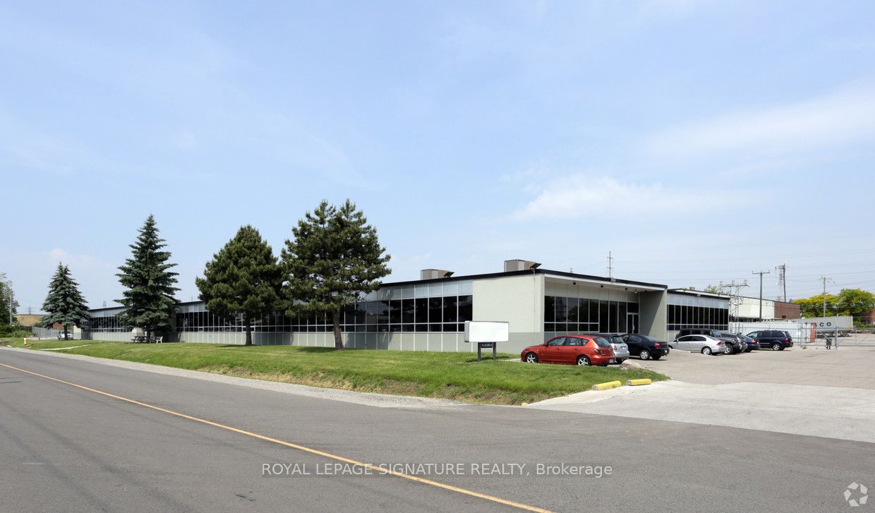 300C-80 Jutland Road, Toronto, ON, M8Z 2H1