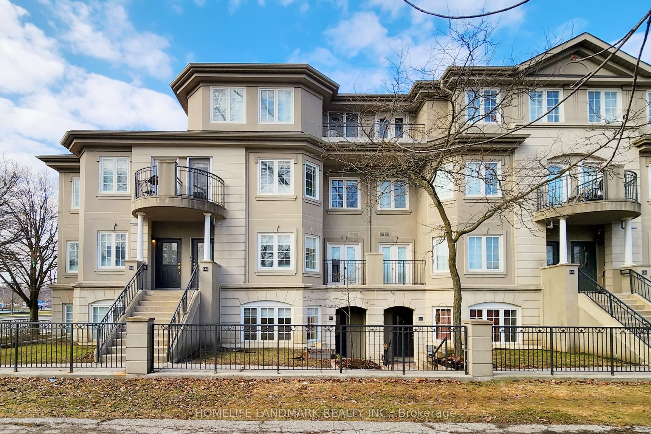 C17-108 Finch Avenue W, Toronto, ON, M2N 6W6
