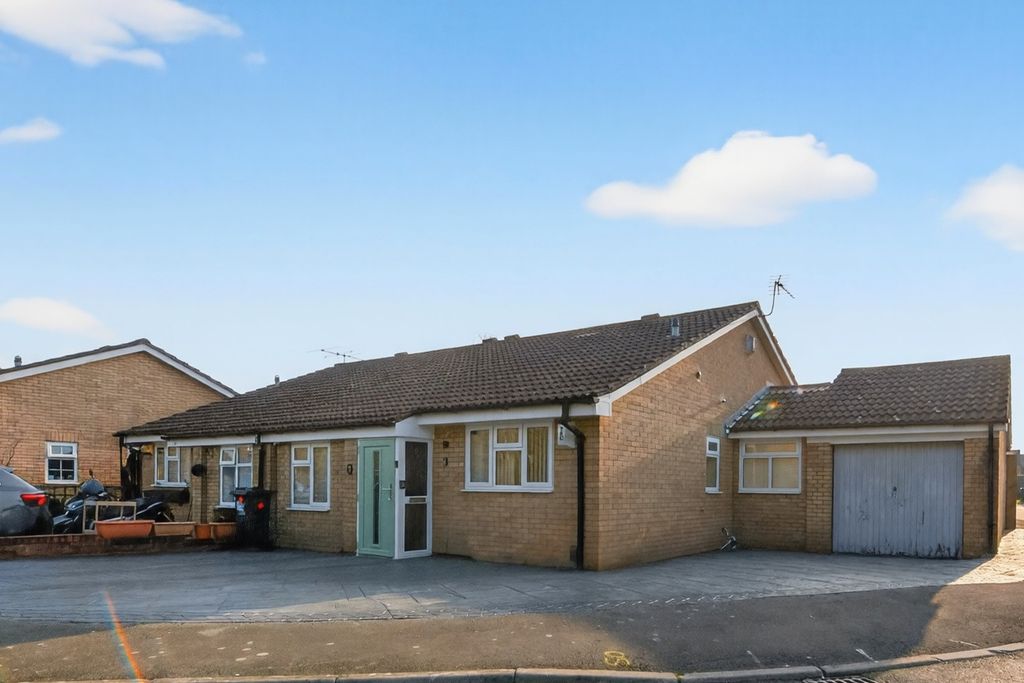 3 bed bungalow for saleBrython Drive, St. Mellons, Cardiff, South Glamorgan CF3