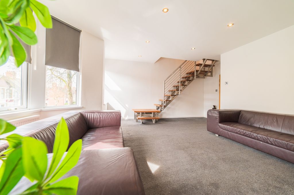 2 bed flat for saleKimberley Road, Penylan CF23