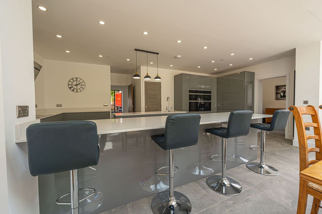Additional image 5 of 4 bed detached house for saleRoyal Oak Hill, Christchurch NP18