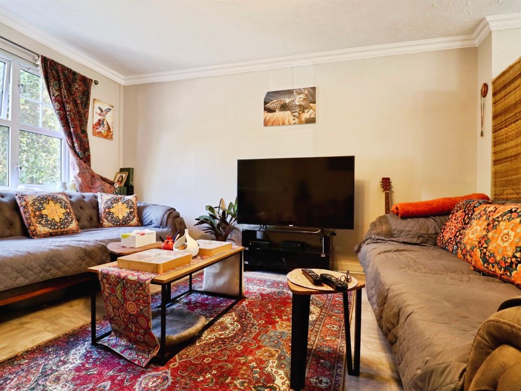 Additional image 6 of 3 bed semi-detached house for saleDe Havilland Road, Cardiff CF24