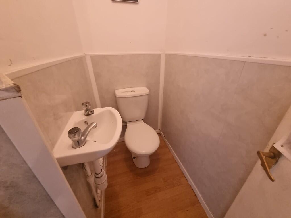 272 Fox Hollies Road, B27 7PT photo 4