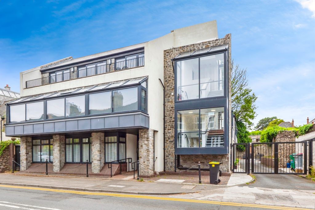 2 bed flat for saleCardiff Road, Llandaff, Cardiff CF5