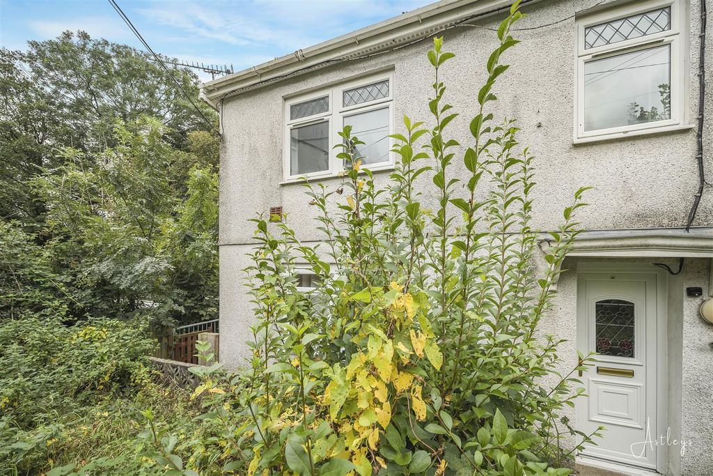 2 bed flat for saleMeadow Road, Neath SA11
