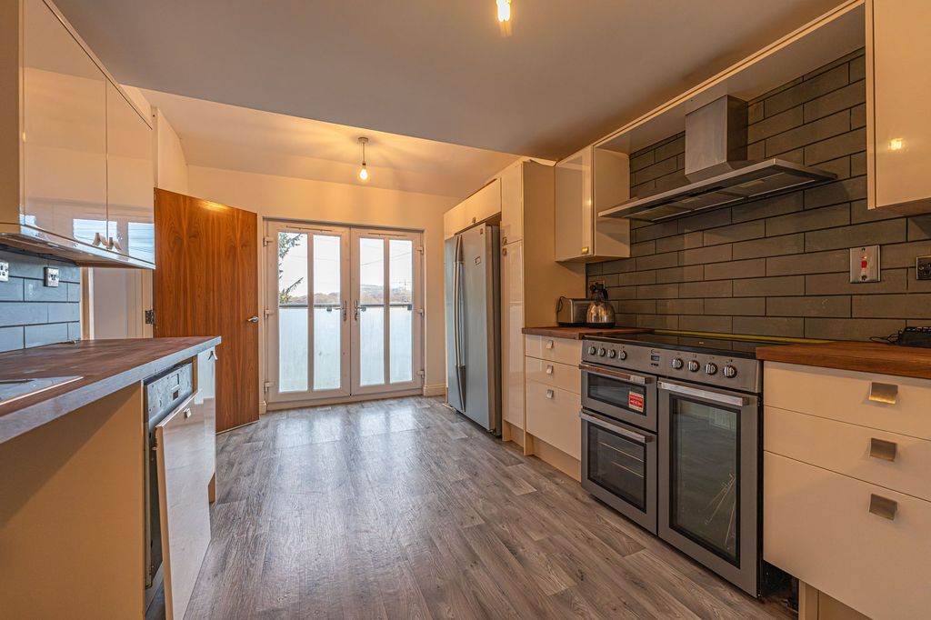 Additional image 2 of 5 bed detached house for salePonthir Road, Caerleon NP18
